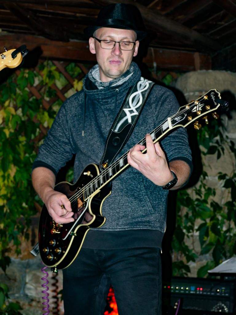 Dirk, 2. Guitar